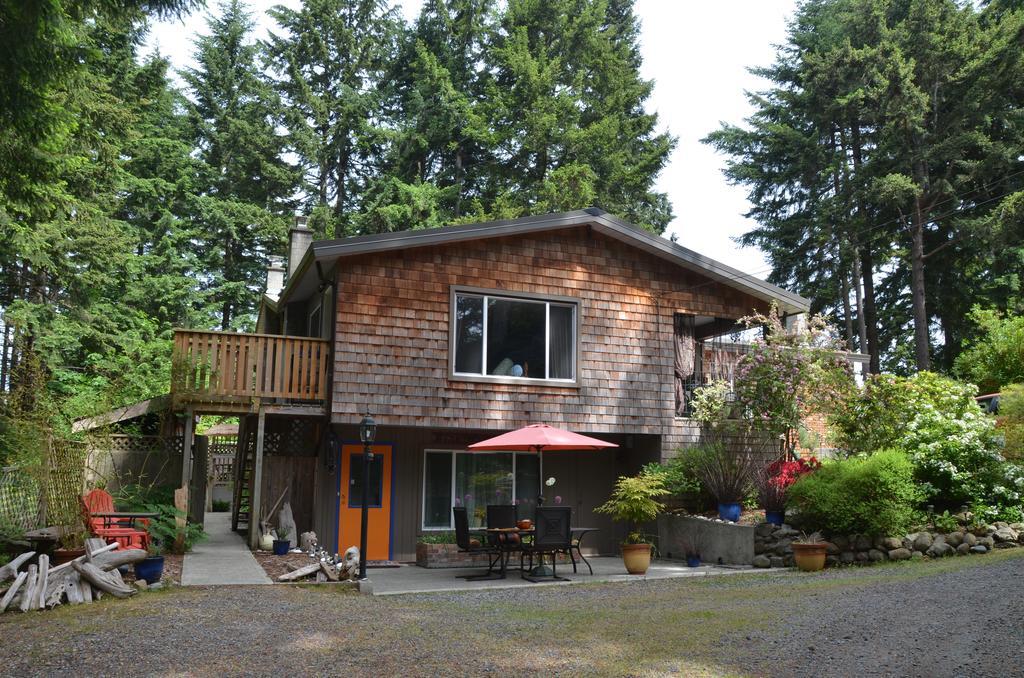 At Nautica Tigh Private Keypad Entrances Acomodação com café da manhã Qualicum Beach Exterior foto